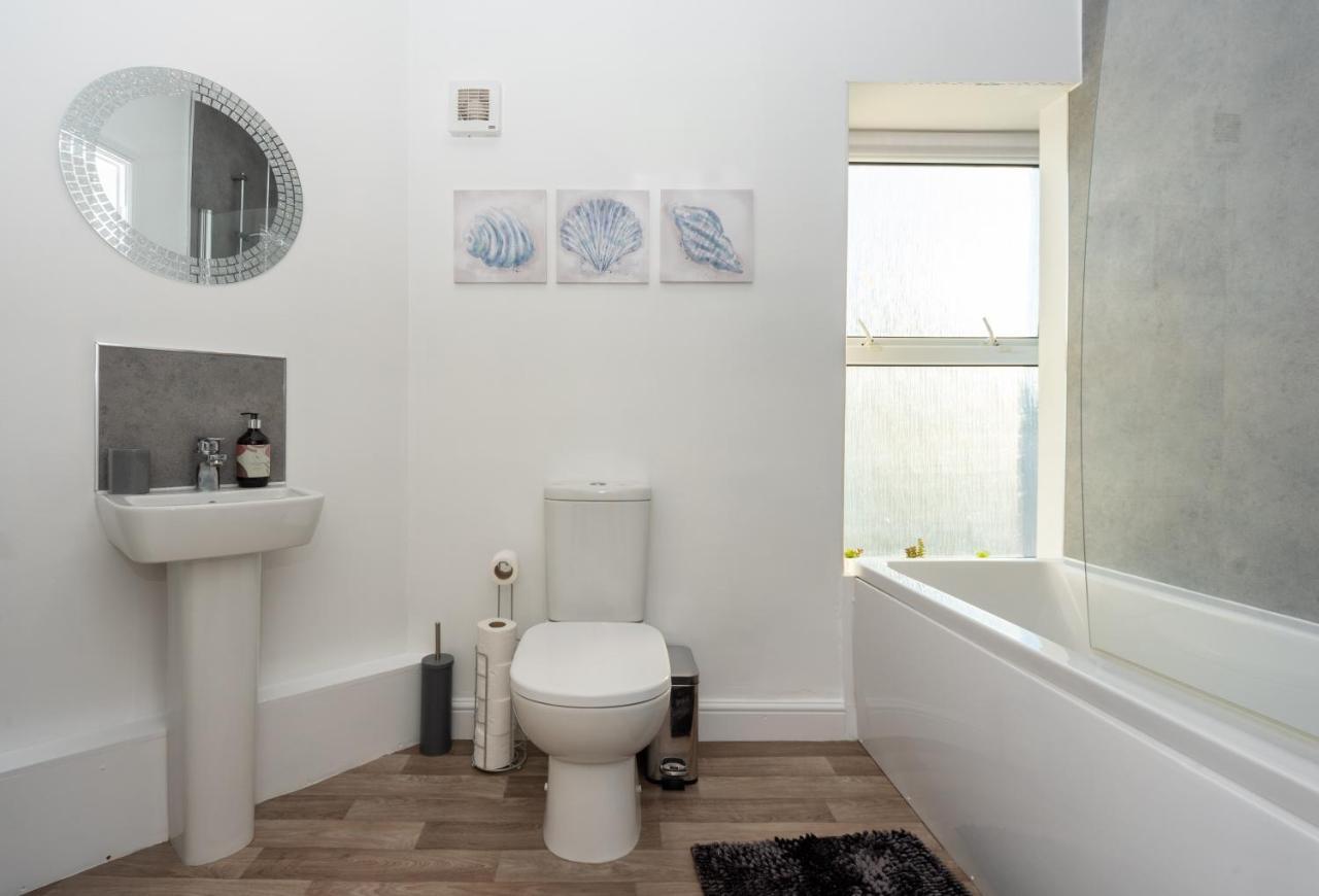 Sea Views Modern Two Bedroom Apartment Лоустофт Екстер'єр фото