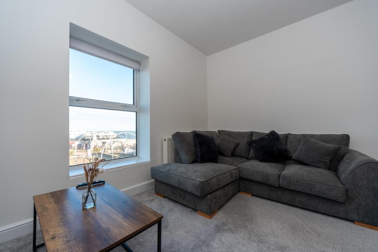 Sea Views Modern Two Bedroom Apartment Лоустофт Екстер'єр фото