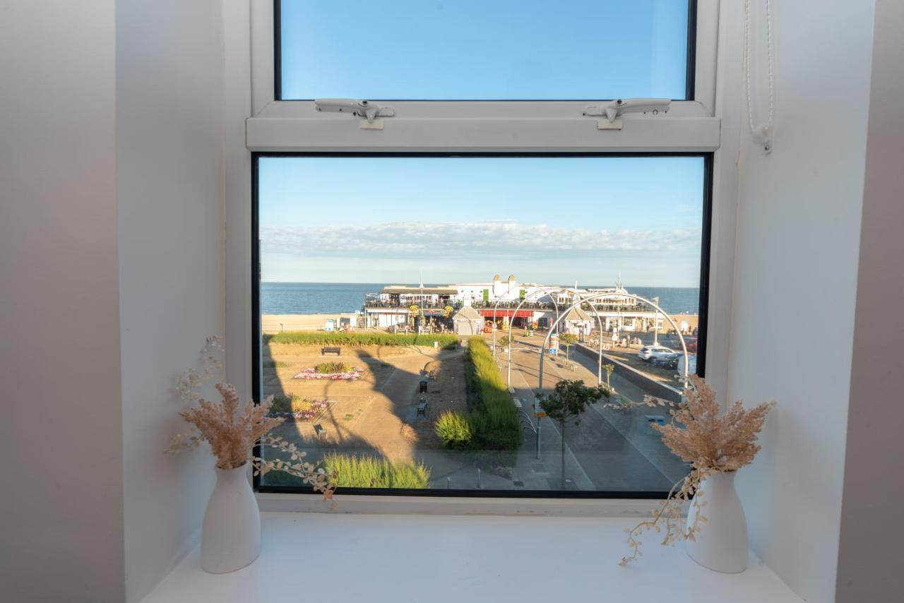 Sea Views Modern Two Bedroom Apartment Лоустофт Екстер'єр фото