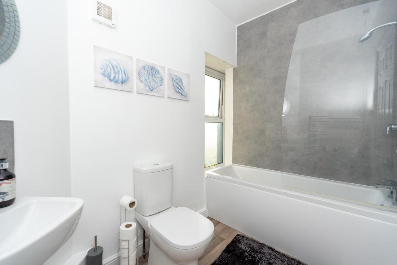 Sea Views Modern Two Bedroom Apartment Лоустофт Екстер'єр фото
